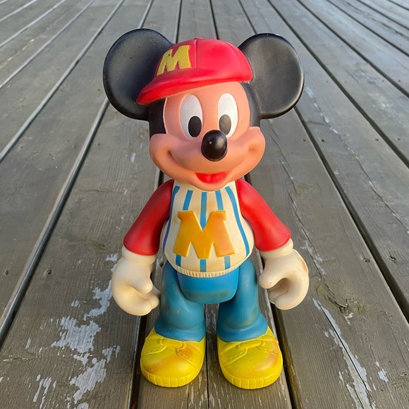 Vintage Disney Mickey Mouse Baseball Mickey 12 Inch Tall Vinyl Posable Toy - Picture 1 of 14